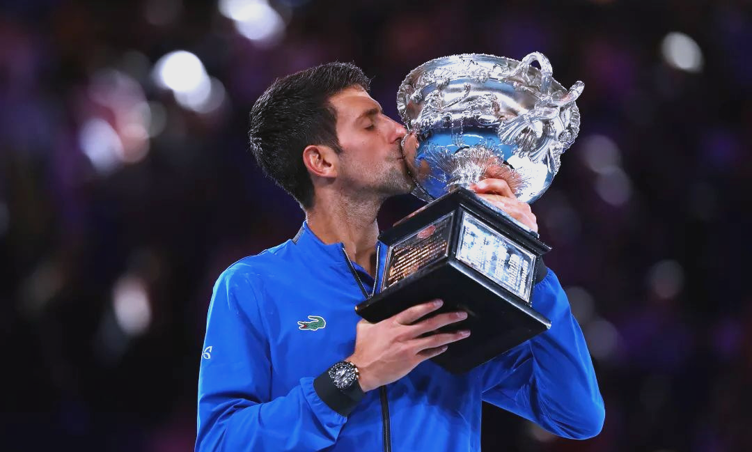 包含重要助攻首场状态出色，TES观众沸腾！，德约科维奇重返赛场再创辉煌时刻的词条-爱游戏在线