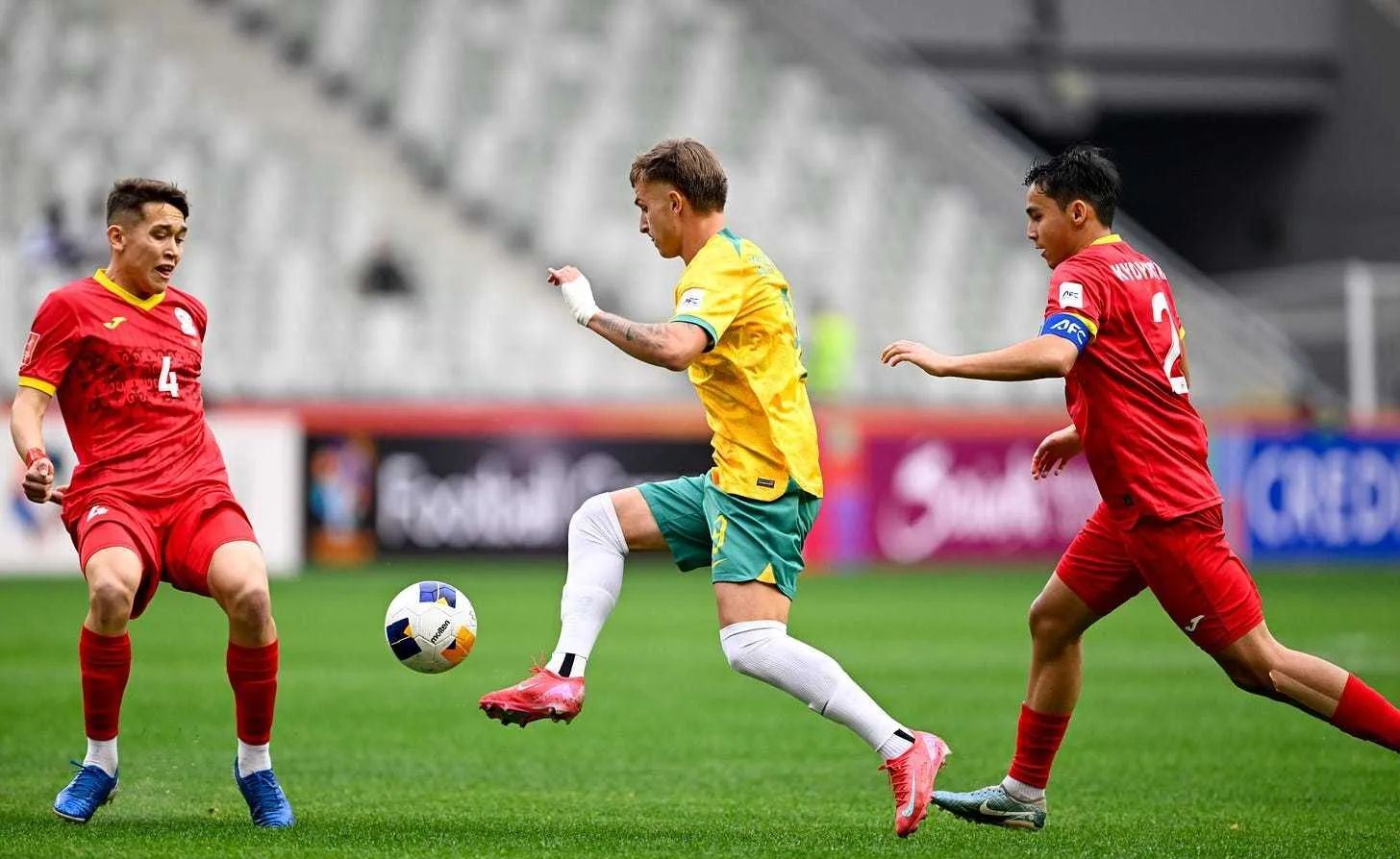 关于德罗巴在澳大利亚队比赛中晋级下一阶段，表现优异引发热议！比赛高潮迭起的信息-爱游戏平台