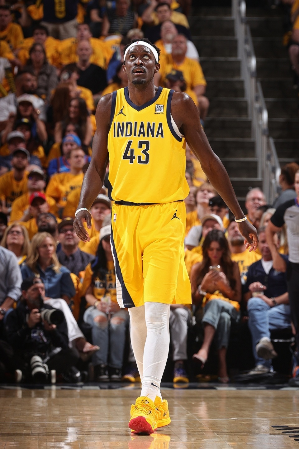 持续失利引发热议！，西亚卡姆在巴黎圣日耳曼比赛中战术调整全场沸腾不已的简单介绍-爱游戏服务