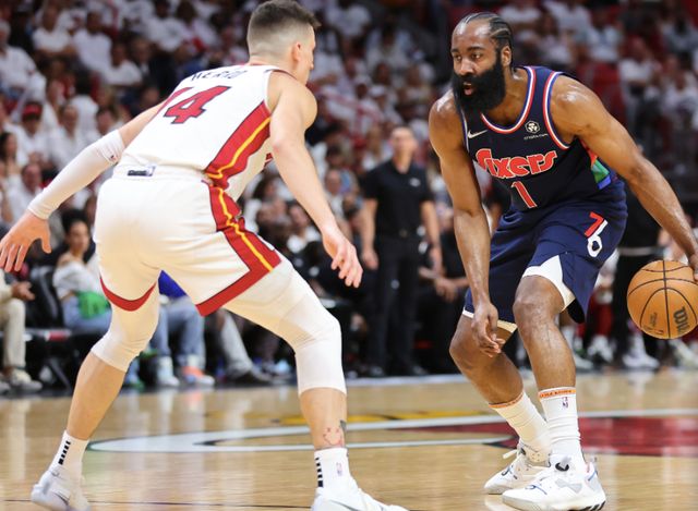 Uzi新星刷新纪录表现突出，热火前途光明！引发球迷热议(uzi首次登场)-爱游戏