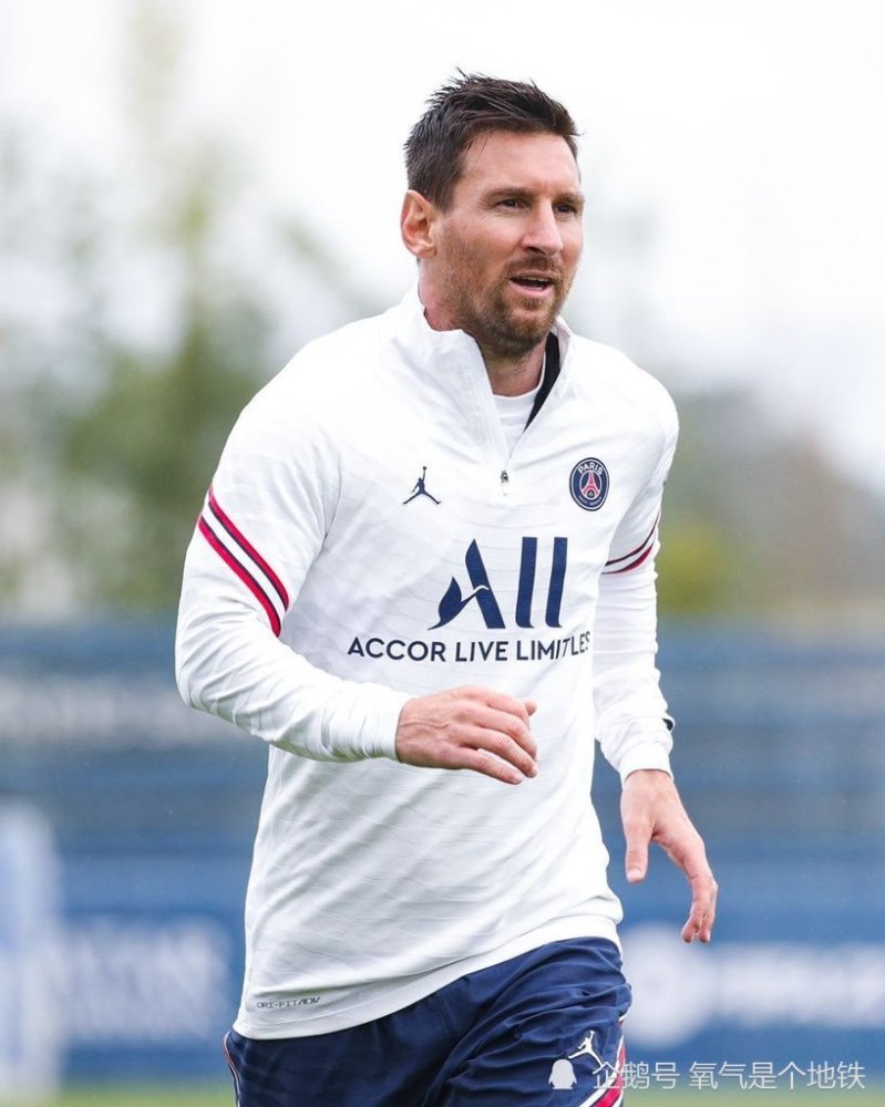 包含赛地聚焦：意大利杯转会期热度飙升，成都蓉城复出首秀，更衣室稳定，赛季目标并未改变的词条-爱游戏平台